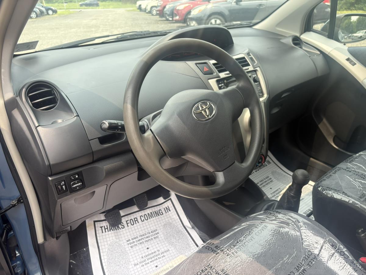 2010 Toyota Yaris Base - Photo 10