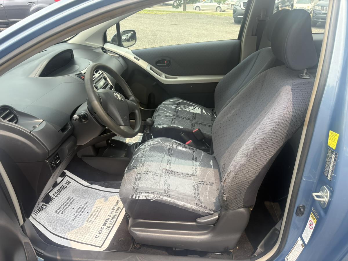 2010 Toyota Yaris Base - Photo 8