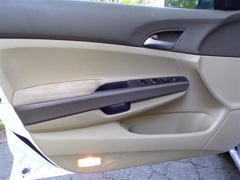 2009 Honda Accord LX-P - Photo 12