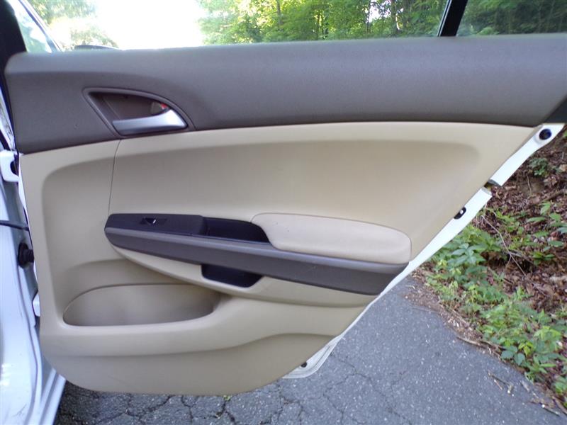 2009 Honda Accord LX-P - Photo 20