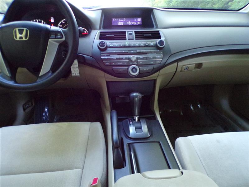 2009 Honda Accord LX-P - Photo 29
