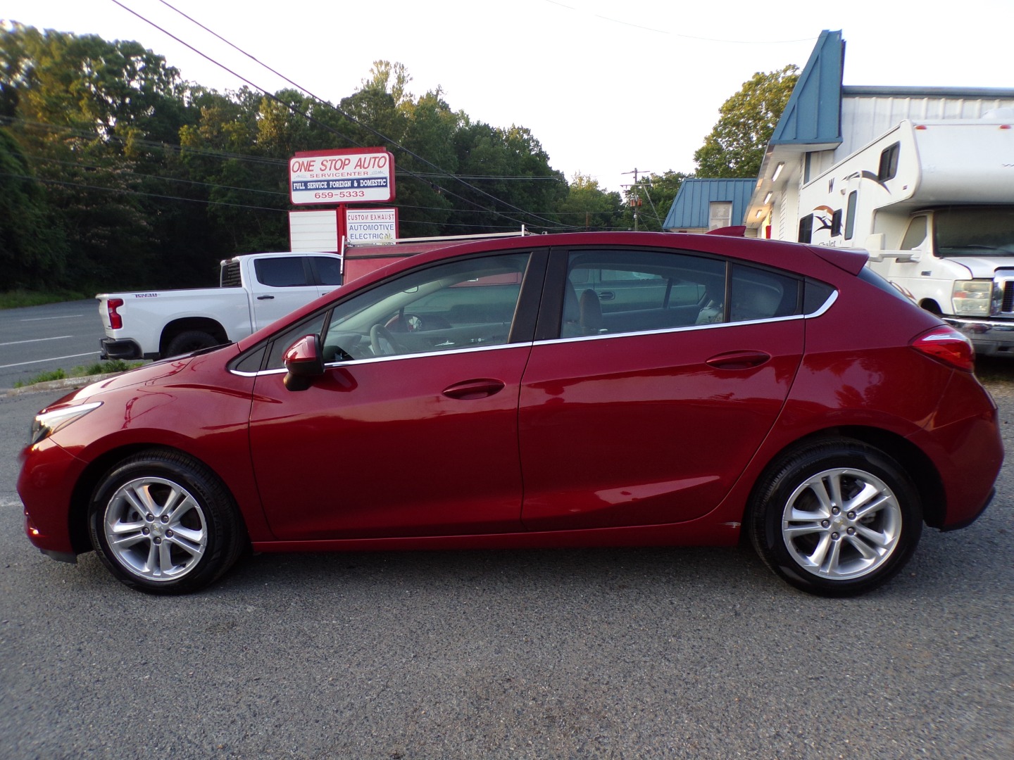 2017 Chevrolet Cruze LT - Photo 5