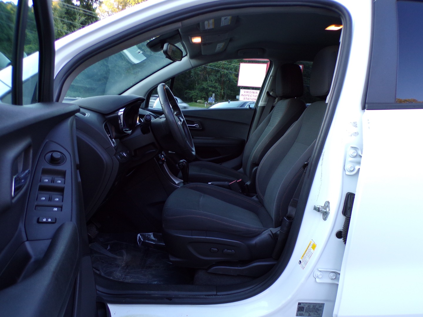 2020 Chevrolet Trax LS - Photo 14