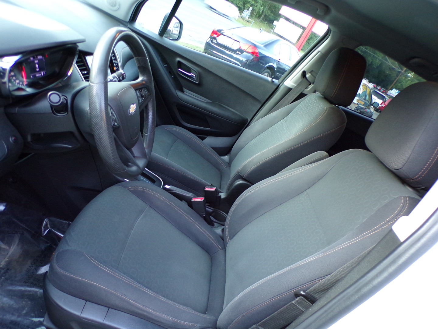 2020 Chevrolet Trax LS - Photo 15