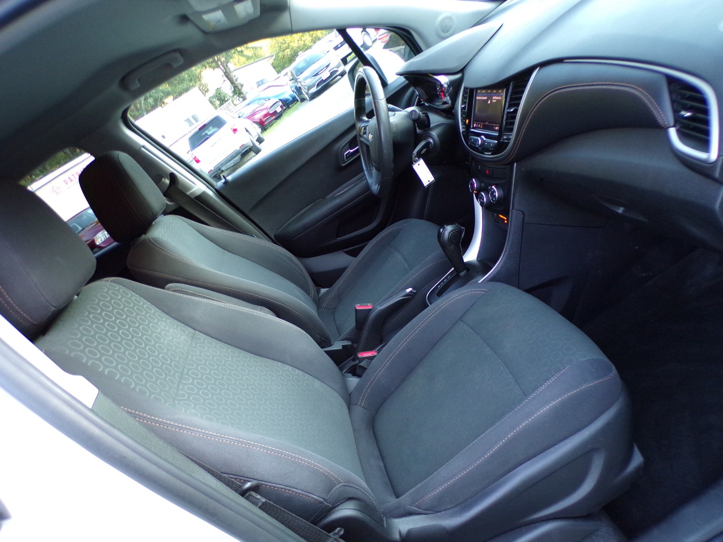 2020 Chevrolet Trax LS - Photo 18