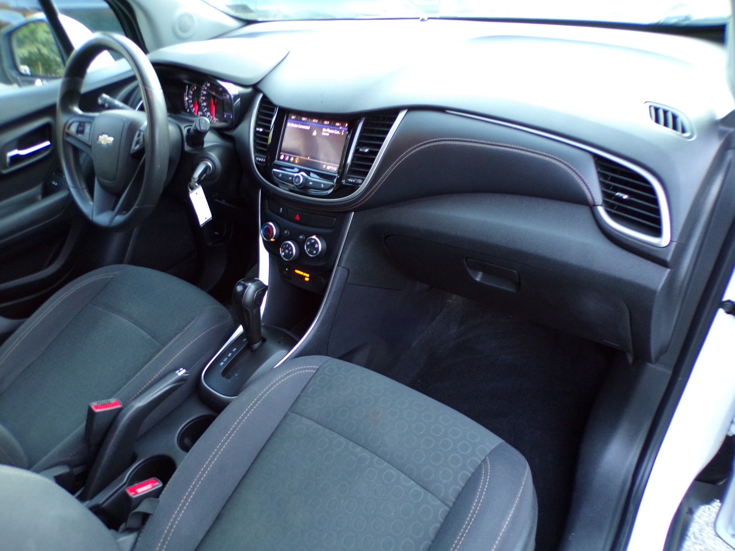 2020 Chevrolet Trax LS - Photo 19