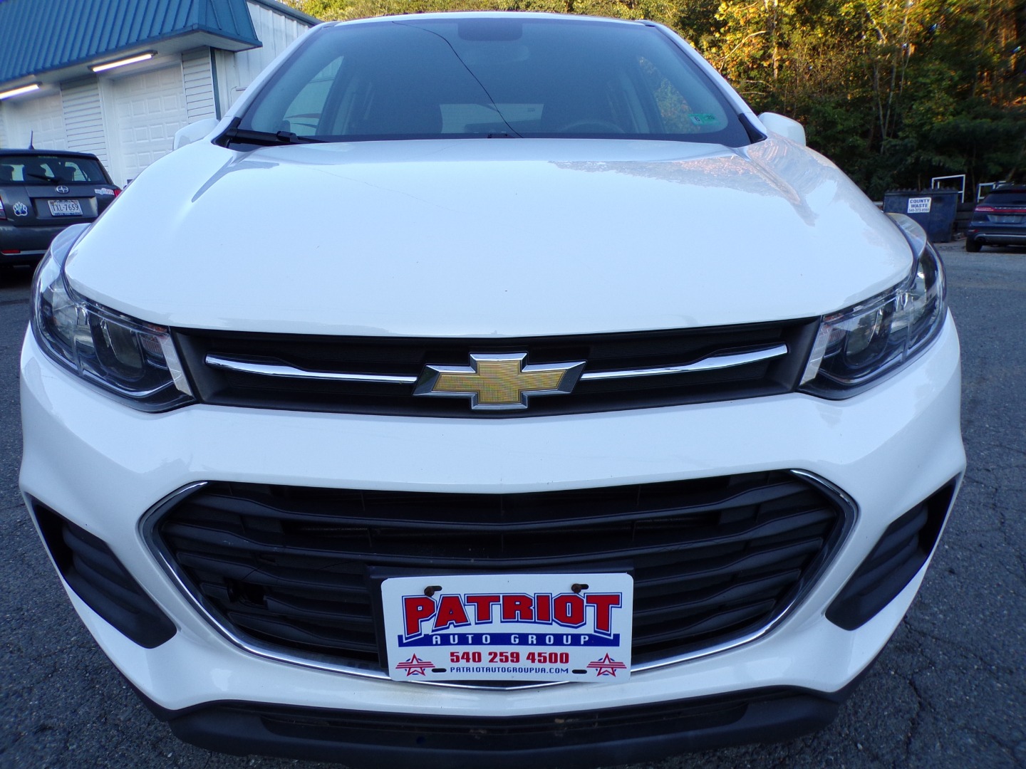 2020 Chevrolet Trax LS - Photo 2