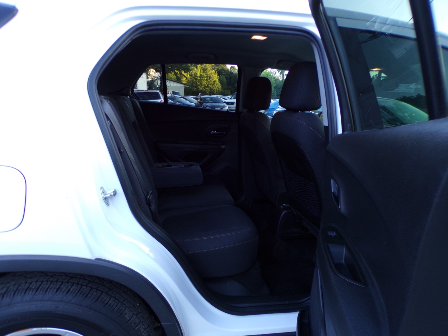 2020 Chevrolet Trax LS - Photo 21