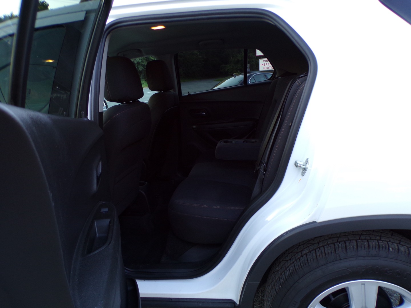 2020 Chevrolet Trax LS - Photo 26