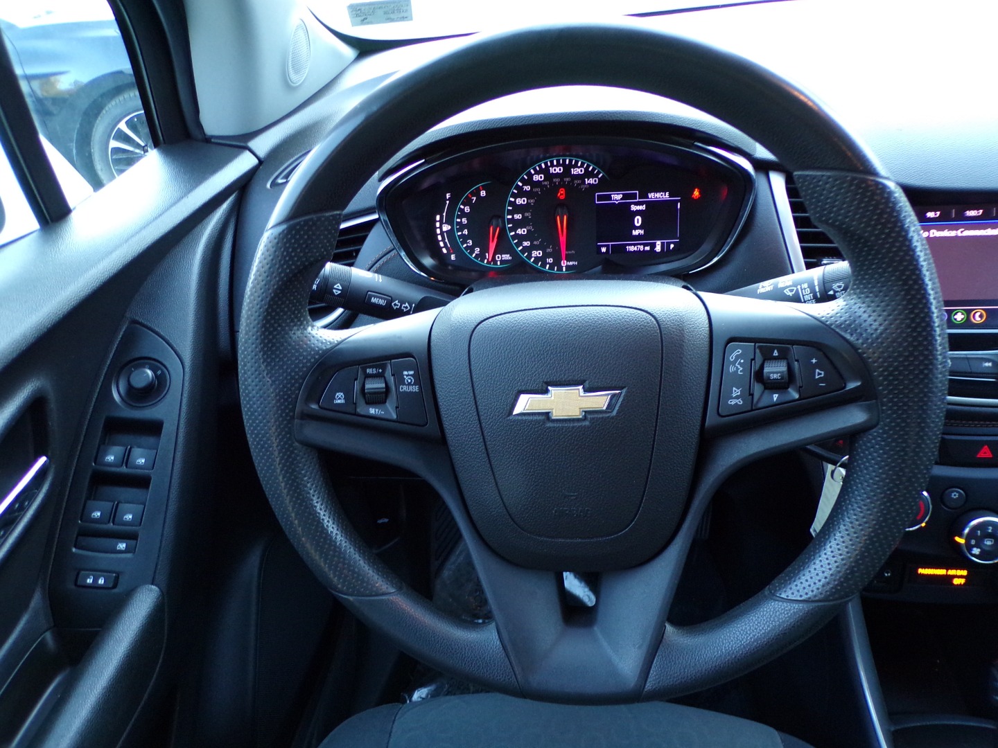 2020 Chevrolet Trax LS - Photo 31