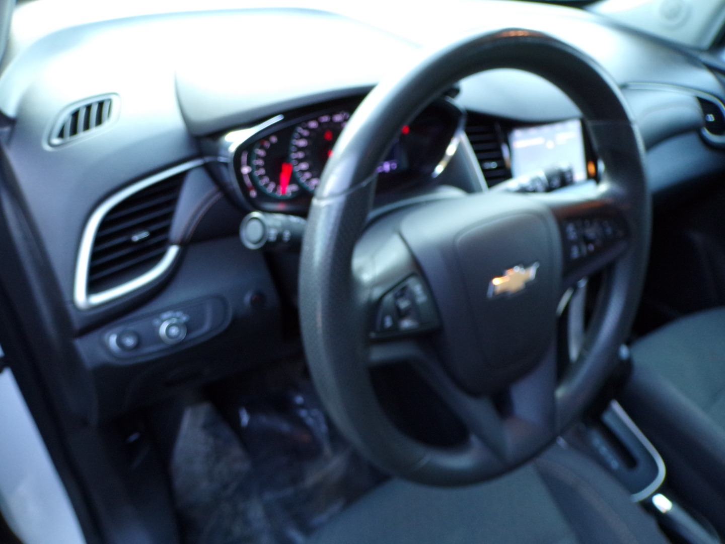 2020 Chevrolet Trax LS - Photo 32