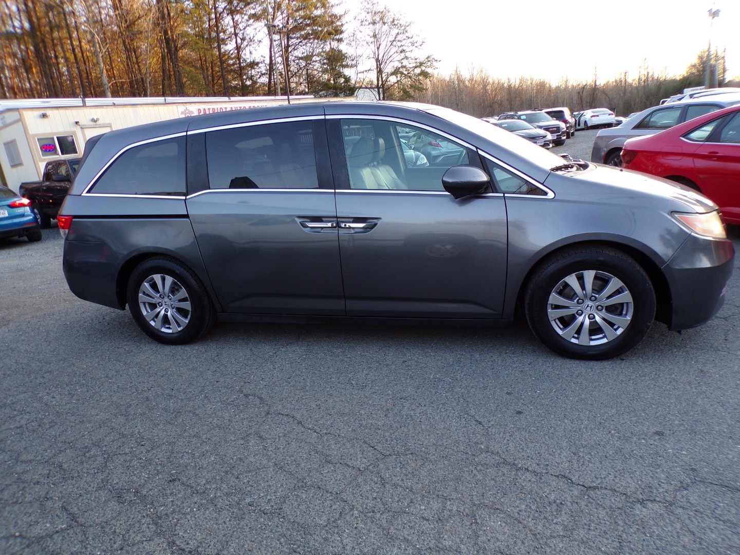 2016 Honda Odyssey EX-L - Photo 11