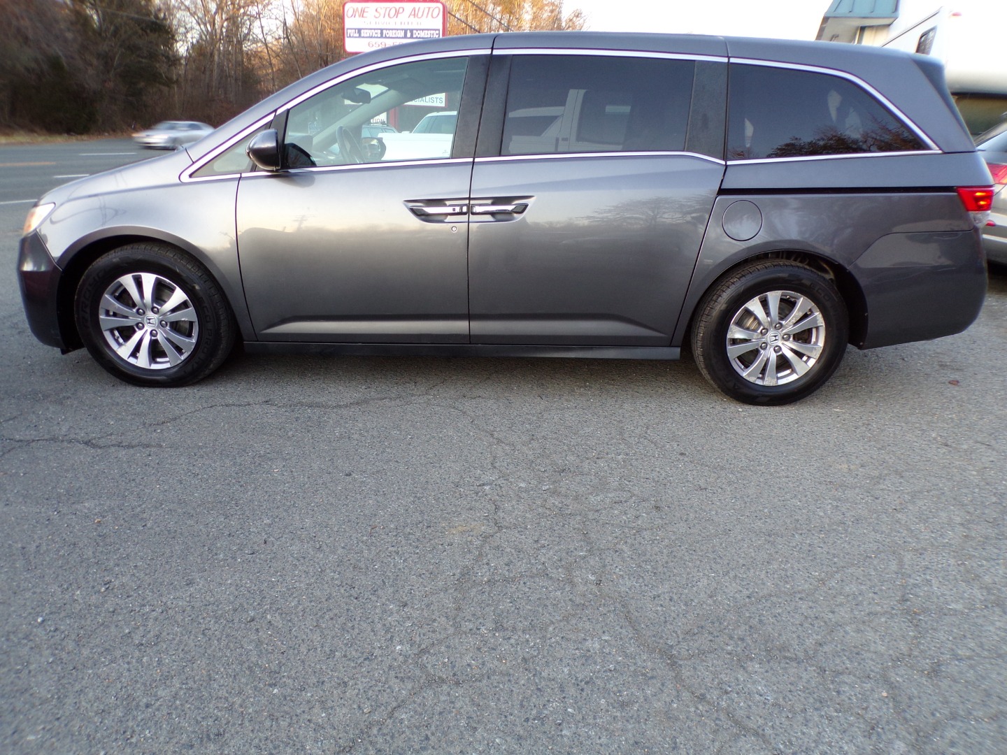 2016 Honda Odyssey EX-L - Photo 12