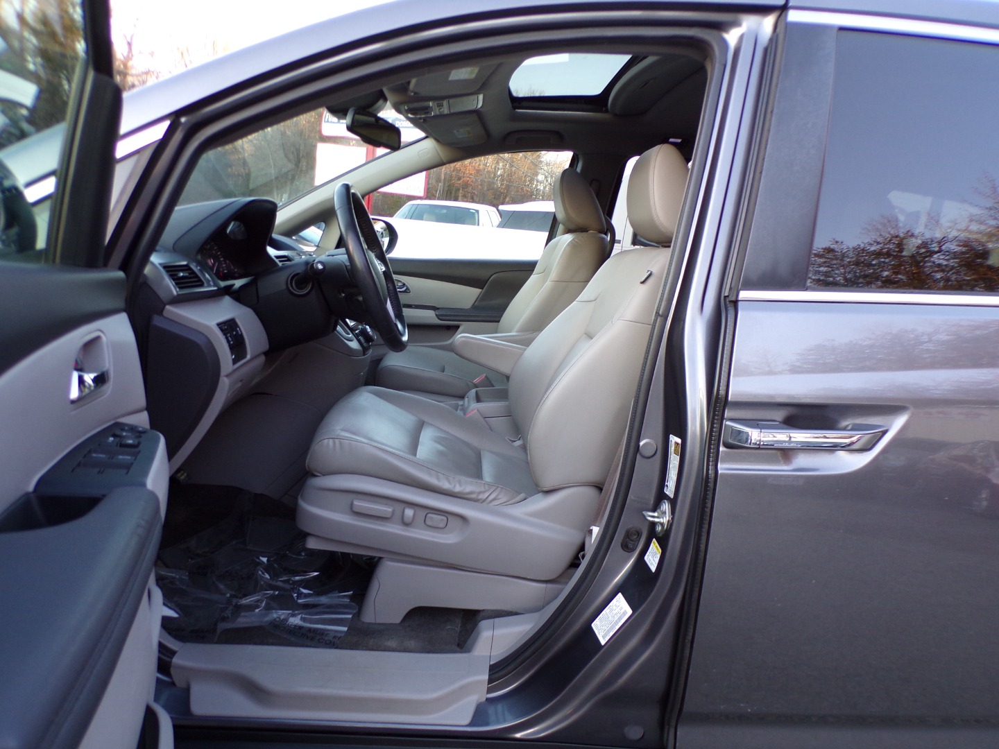 2016 Honda Odyssey EX-L - Photo 14