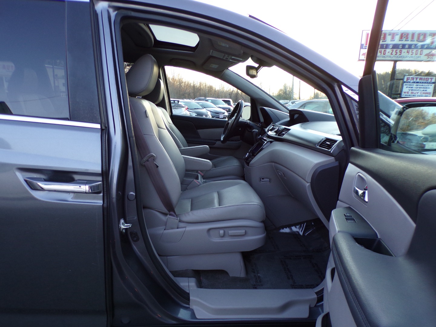 2016 Honda Odyssey EX-L - Photo 18