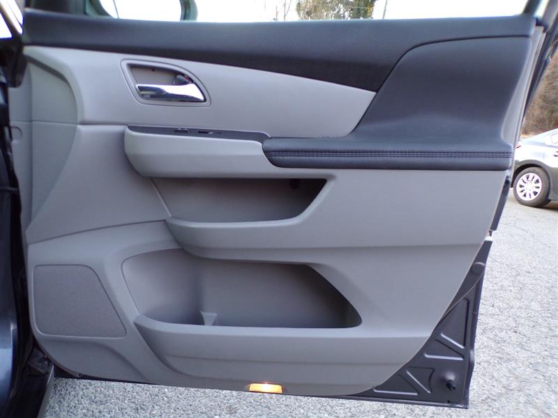 2016 Honda Odyssey EX-L - Photo 18