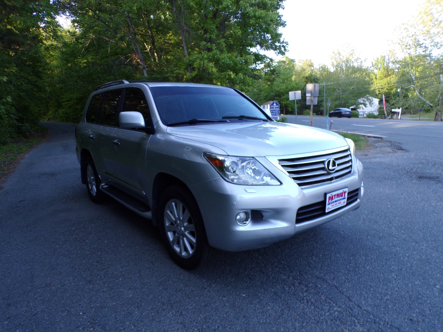 2009 Lexus LX 600 570's photo
