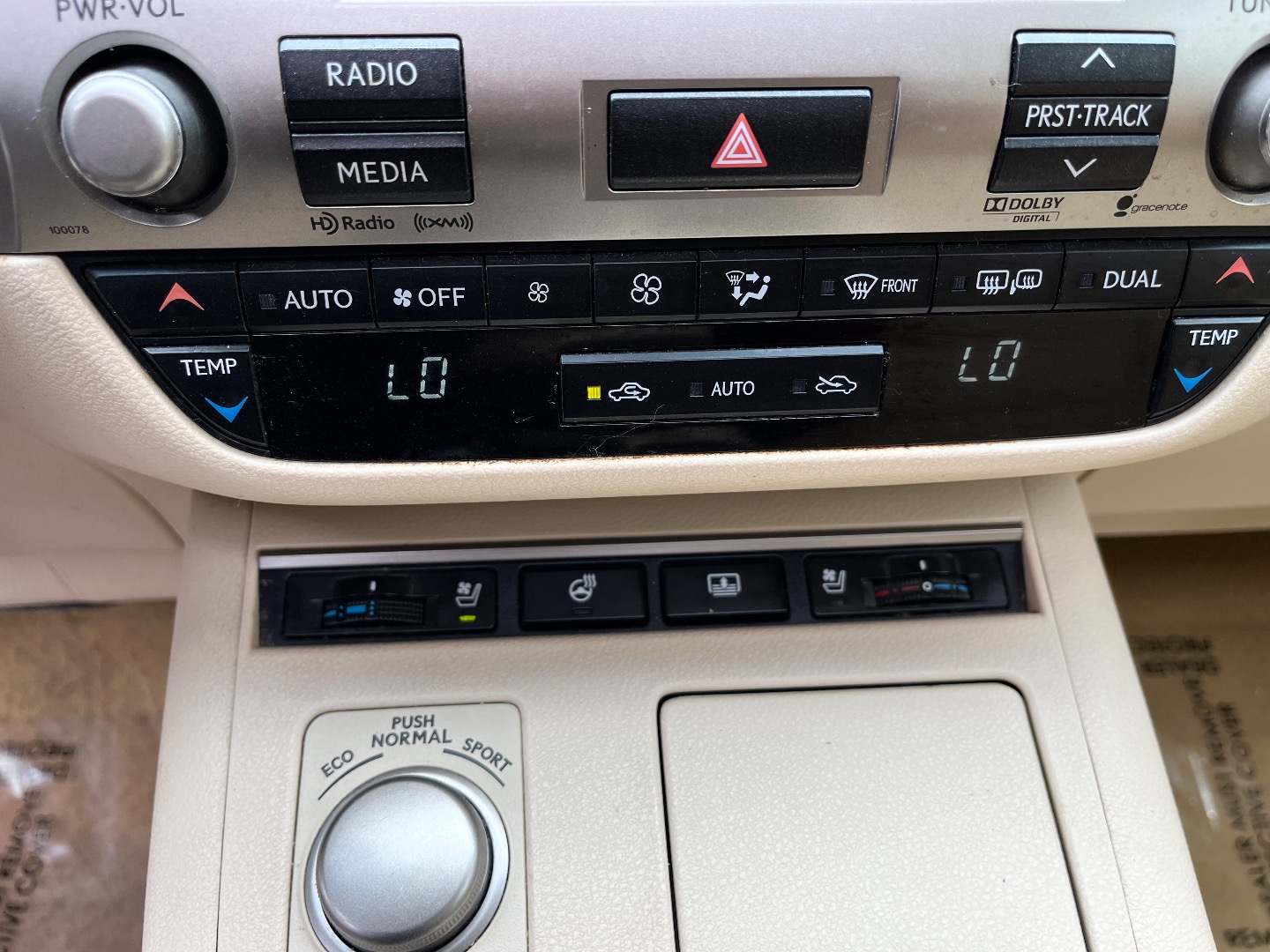 2013 Lexus ES 350 - Photo 14
