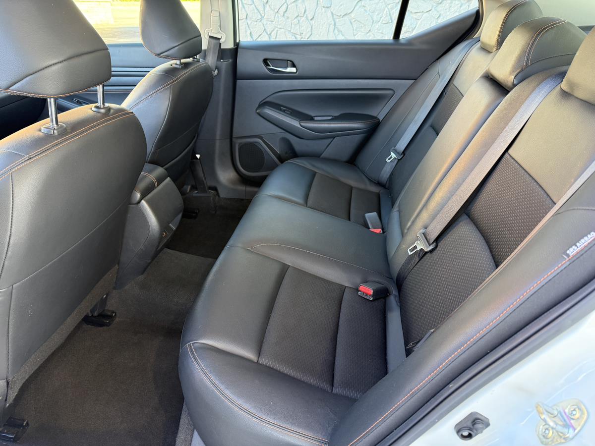 2022 Nissan Altima SR - Photo 11