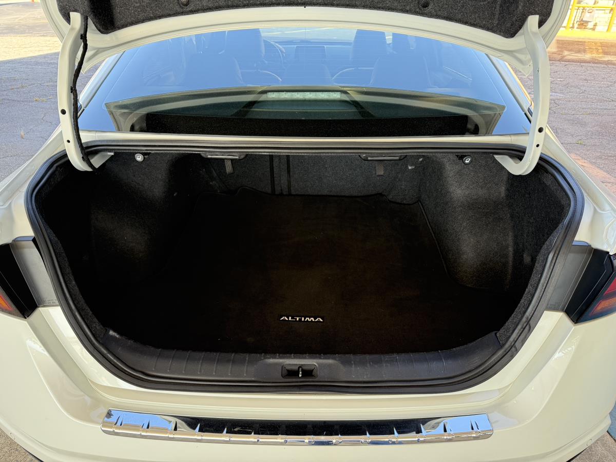 2022 Nissan Altima SR - Photo 18