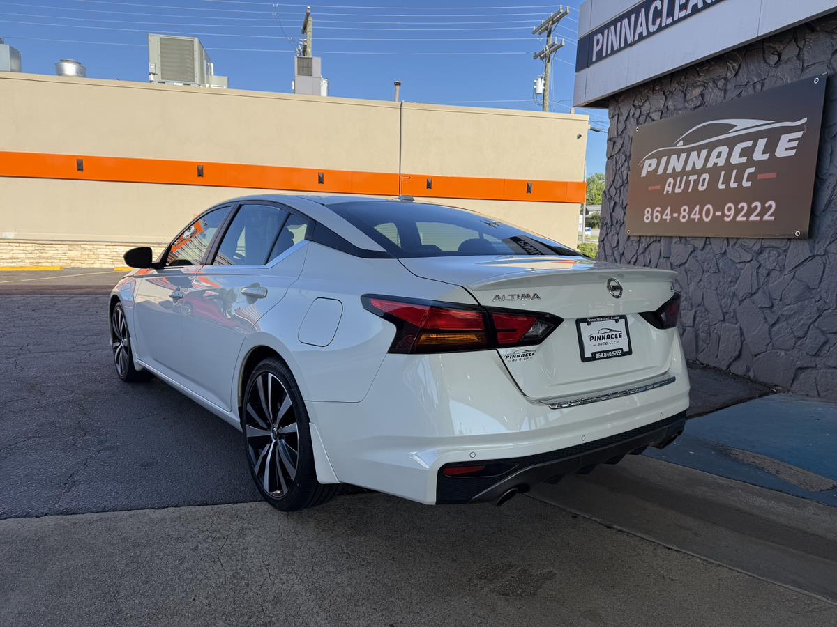 2022 Nissan Altima SR - Photo 4
