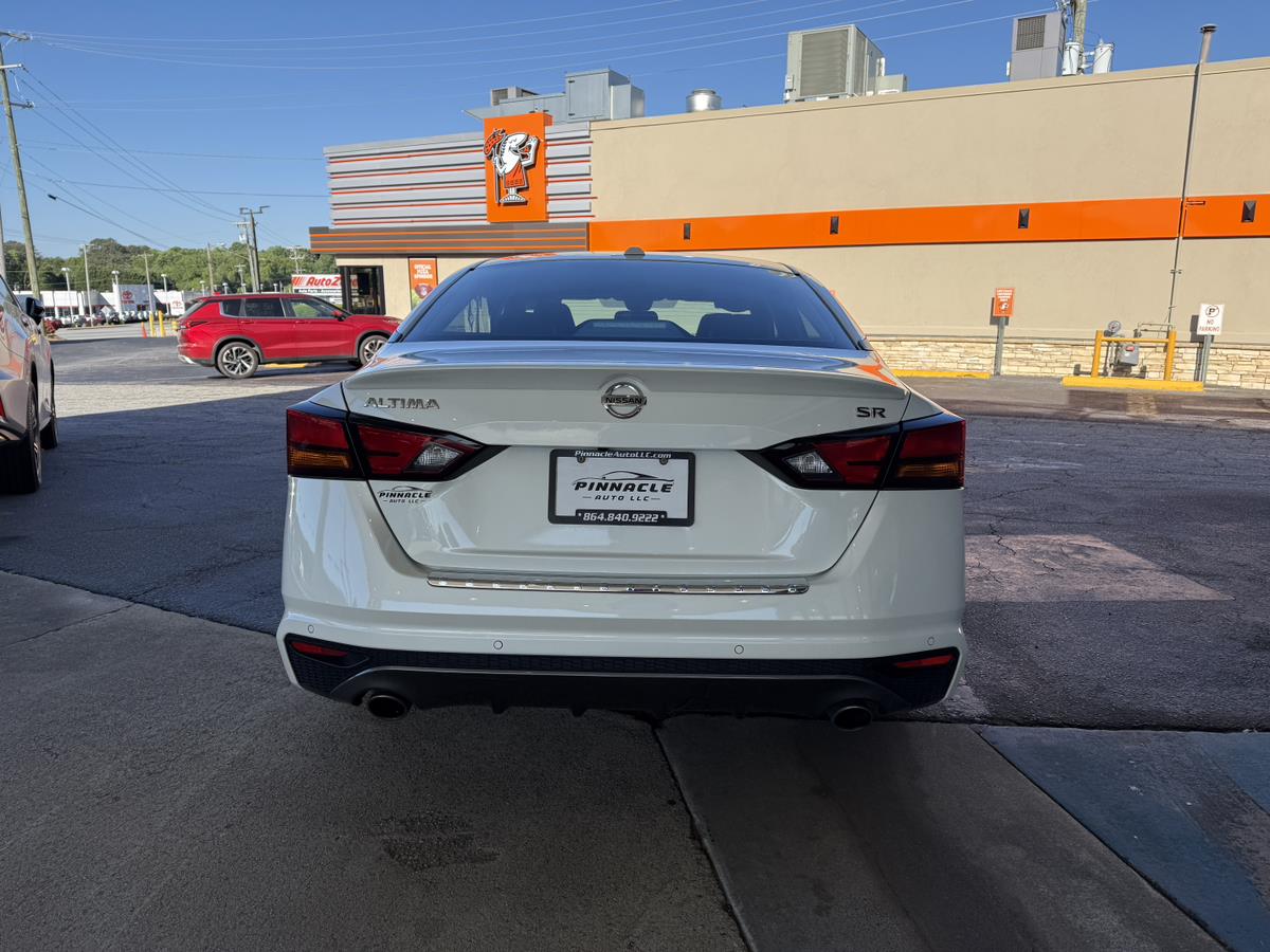 2022 Nissan Altima SR - Photo 5