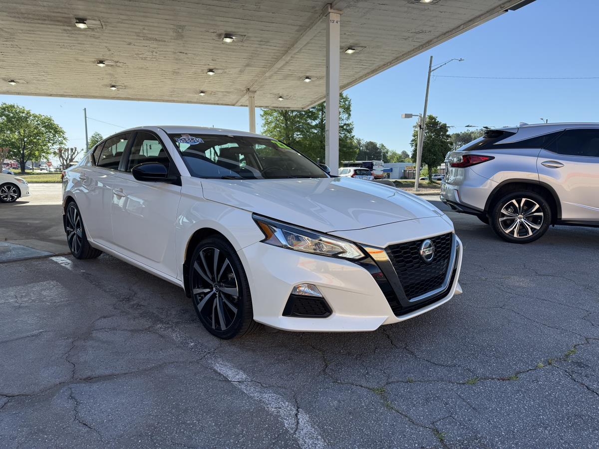 2022 Nissan Altima SR - Photo 8