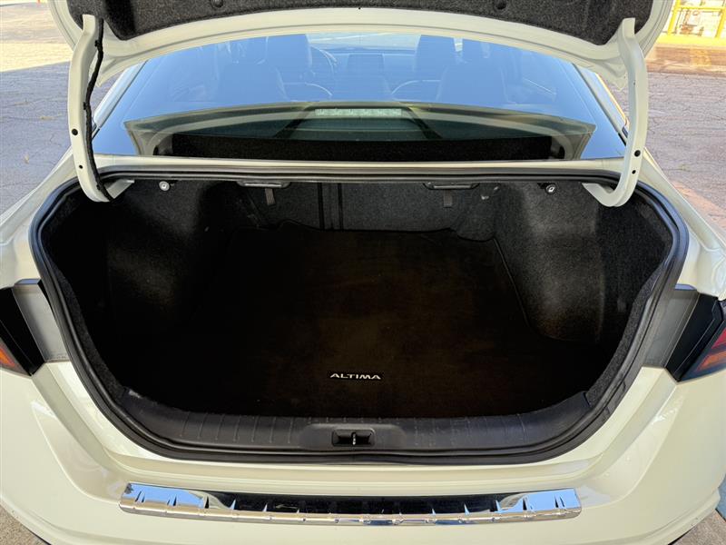2022 Nissan Altima SR - Photo 34