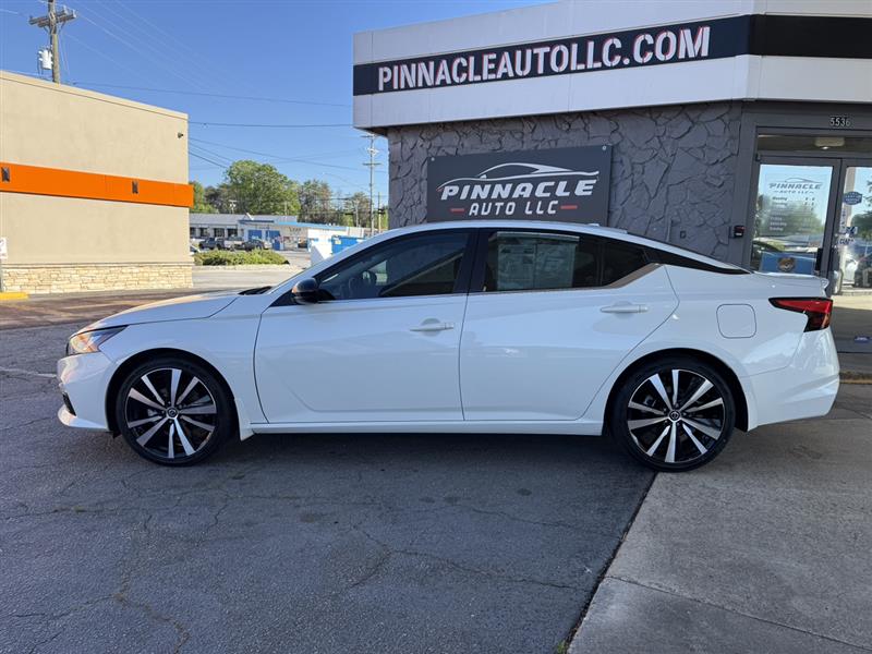 2022 Nissan Altima SR - Photo 19