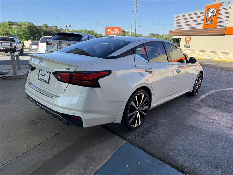 2022 Nissan Altima SR - Photo 22