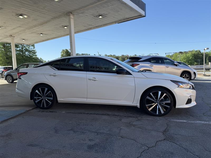 2022 Nissan Altima SR - Photo 23