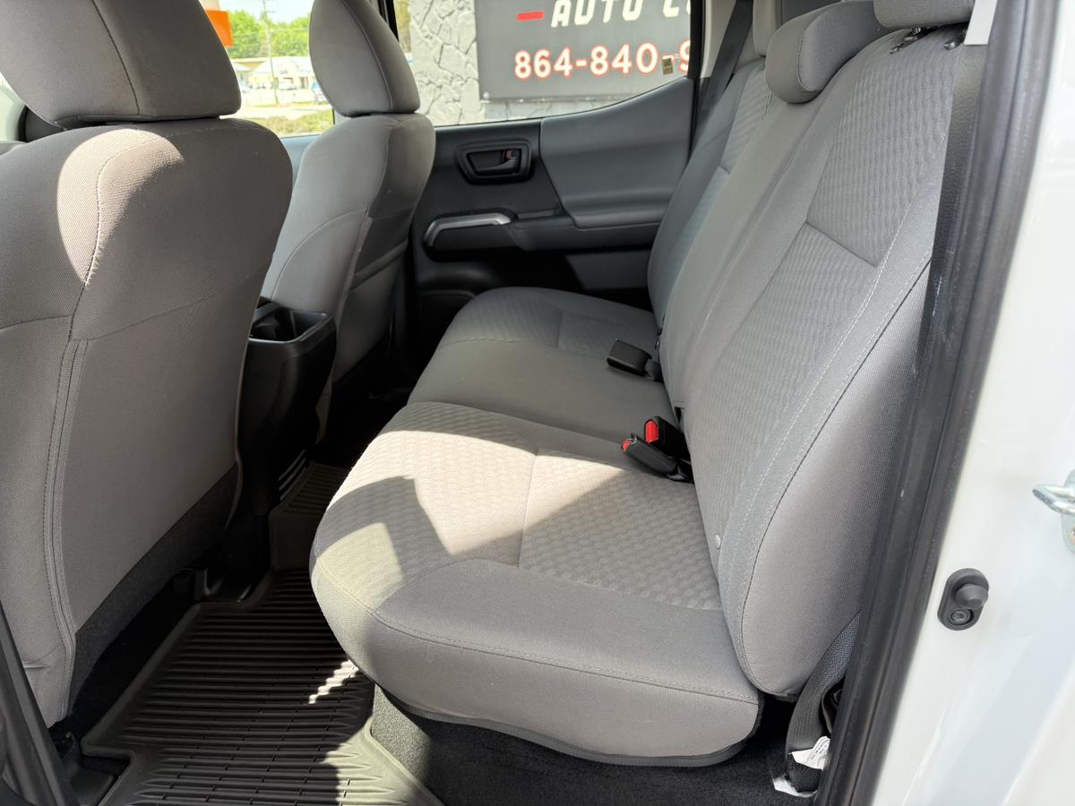 2022 Toyota Tacoma SR5 - Photo 11