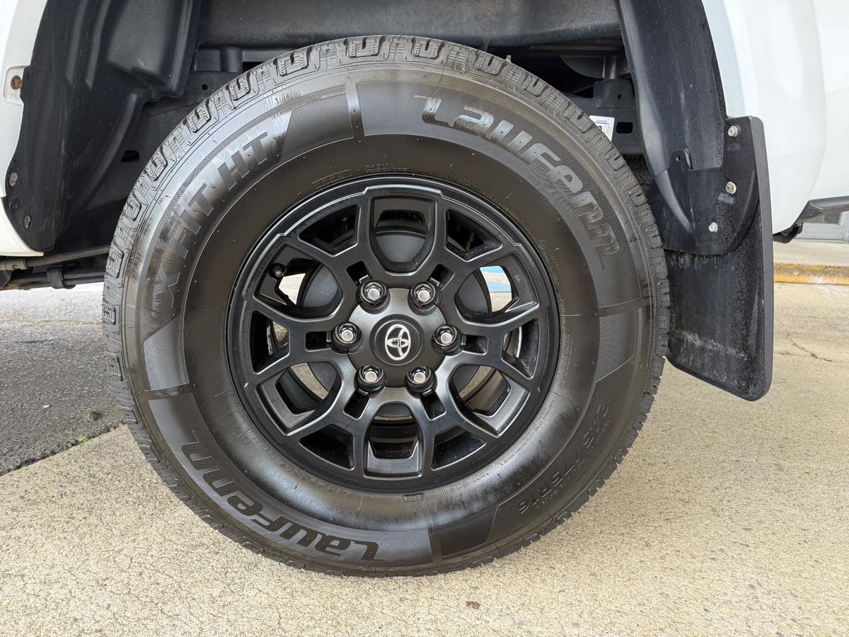 2022 Toyota Tacoma SR5 - Photo 17