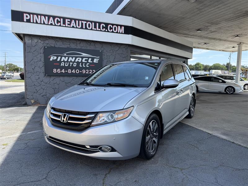 2014 Honda Odyssey Touring's photo
