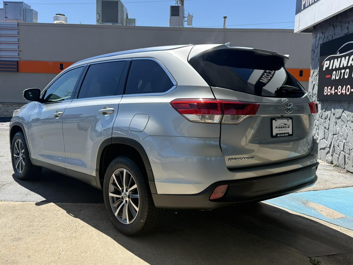 2019 Toyota Highlander XLE - Photo 8