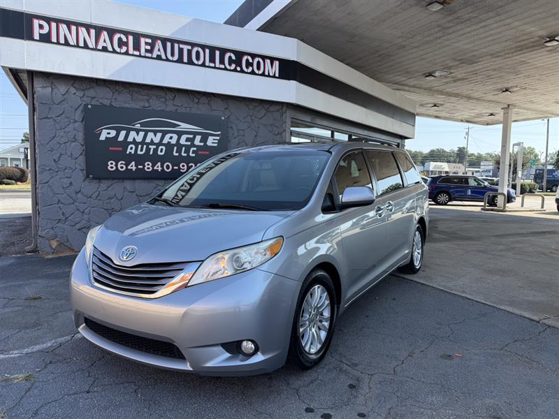 2015 Toyota Sienna XLE