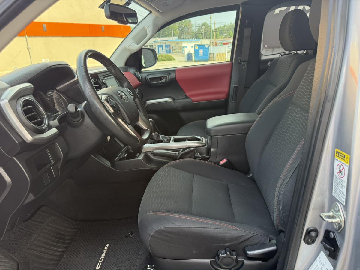 2017 Toyota Tacoma SR5 - Photo 13