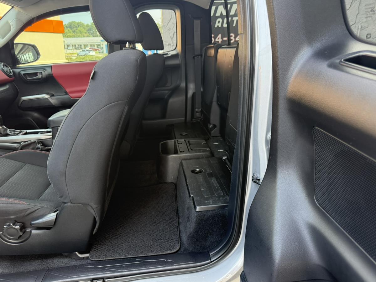 2017 Toyota Tacoma SR5 - Photo 14