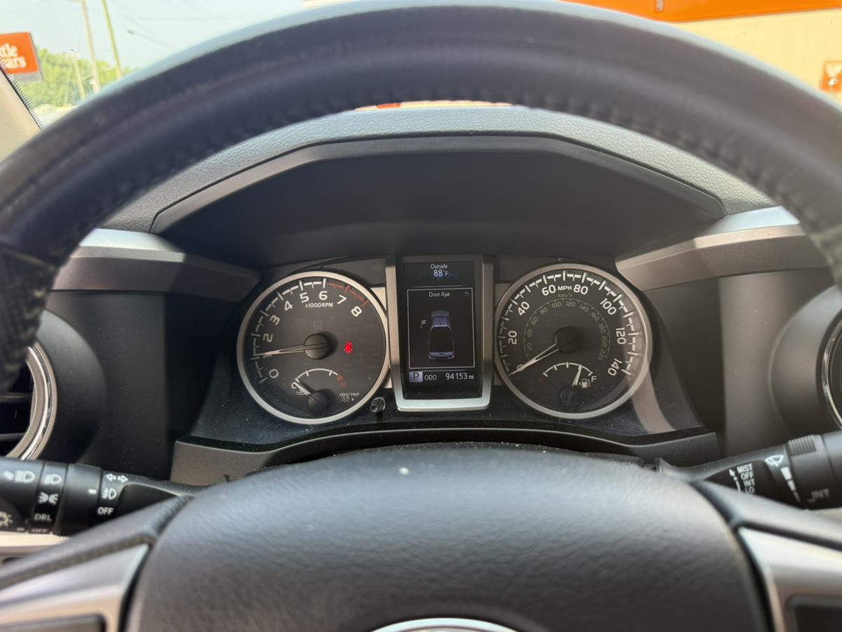 2017 Toyota Tacoma SR5 - Photo 15