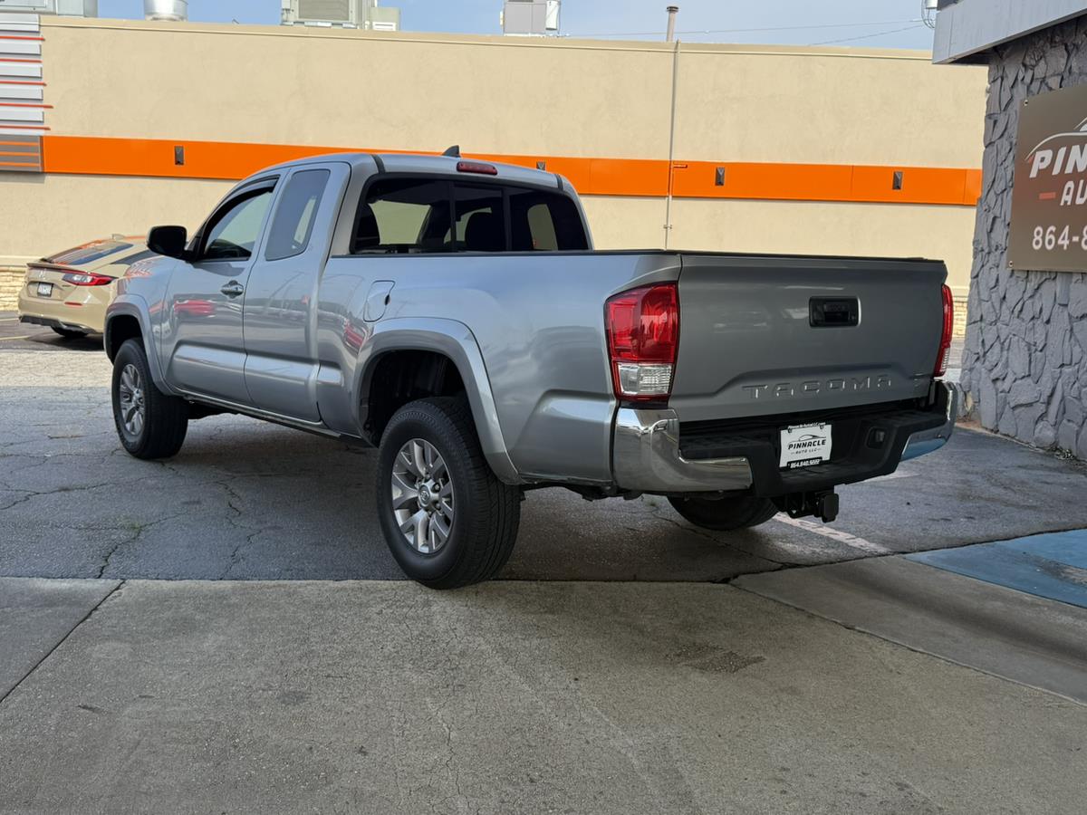 2017 Toyota Tacoma SR5 - Photo 8