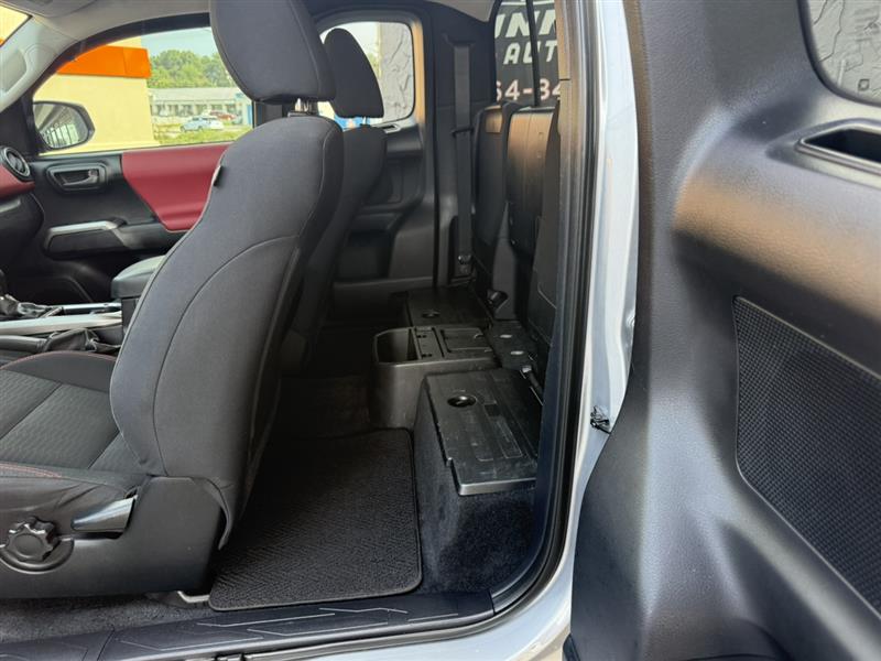 2017 Toyota Tacoma SR5 - Photo 30