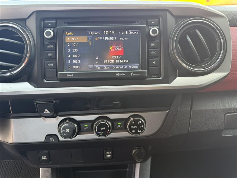 2017 Toyota Tacoma SR5 - Photo 32