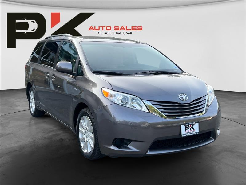 2017 TOYOTA SIENNA LE AWD