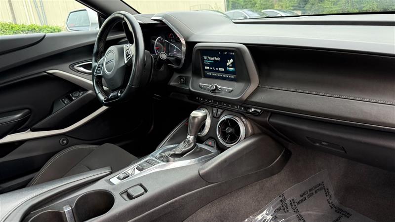 2017 Chevrolet Camaro 1LT - Photo 13