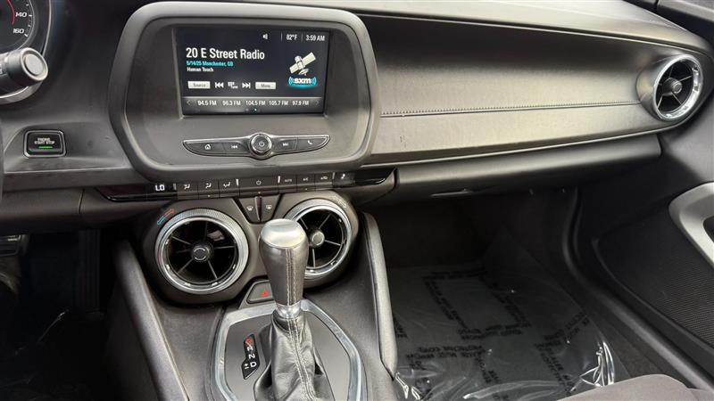 2017 Chevrolet Camaro 1LT - Photo 18