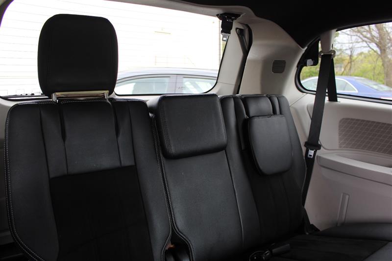 2020 Dodge Grand Caravan SXT - Photo 13