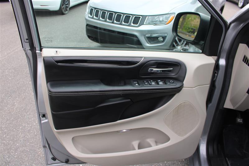 2020 Dodge Grand Caravan SXT - Photo 16