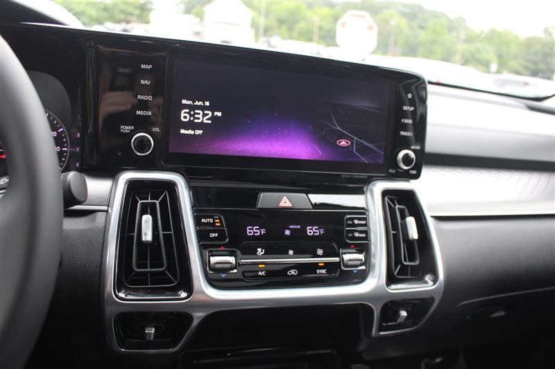 2022 Kia Sorento SX - Photo 18