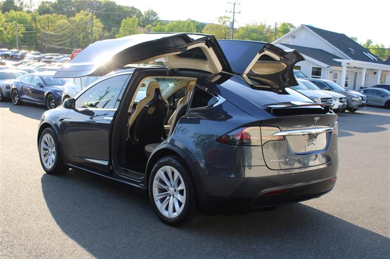 2016 Tesla Model X 75D - Photo 7