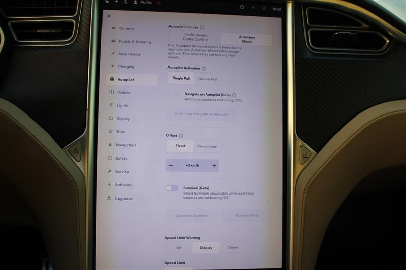 2016 Tesla Model X 75D - Photo 18